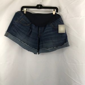 A Glow Boyfriend Shorts Size 18 New
